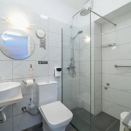 Stella Aparthotel 3*