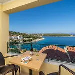 Aparthotel Stella 3*